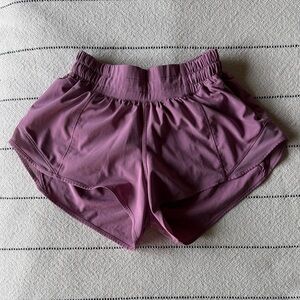 Lululemon LR 2.5” Hotty Hot Shorts size 0